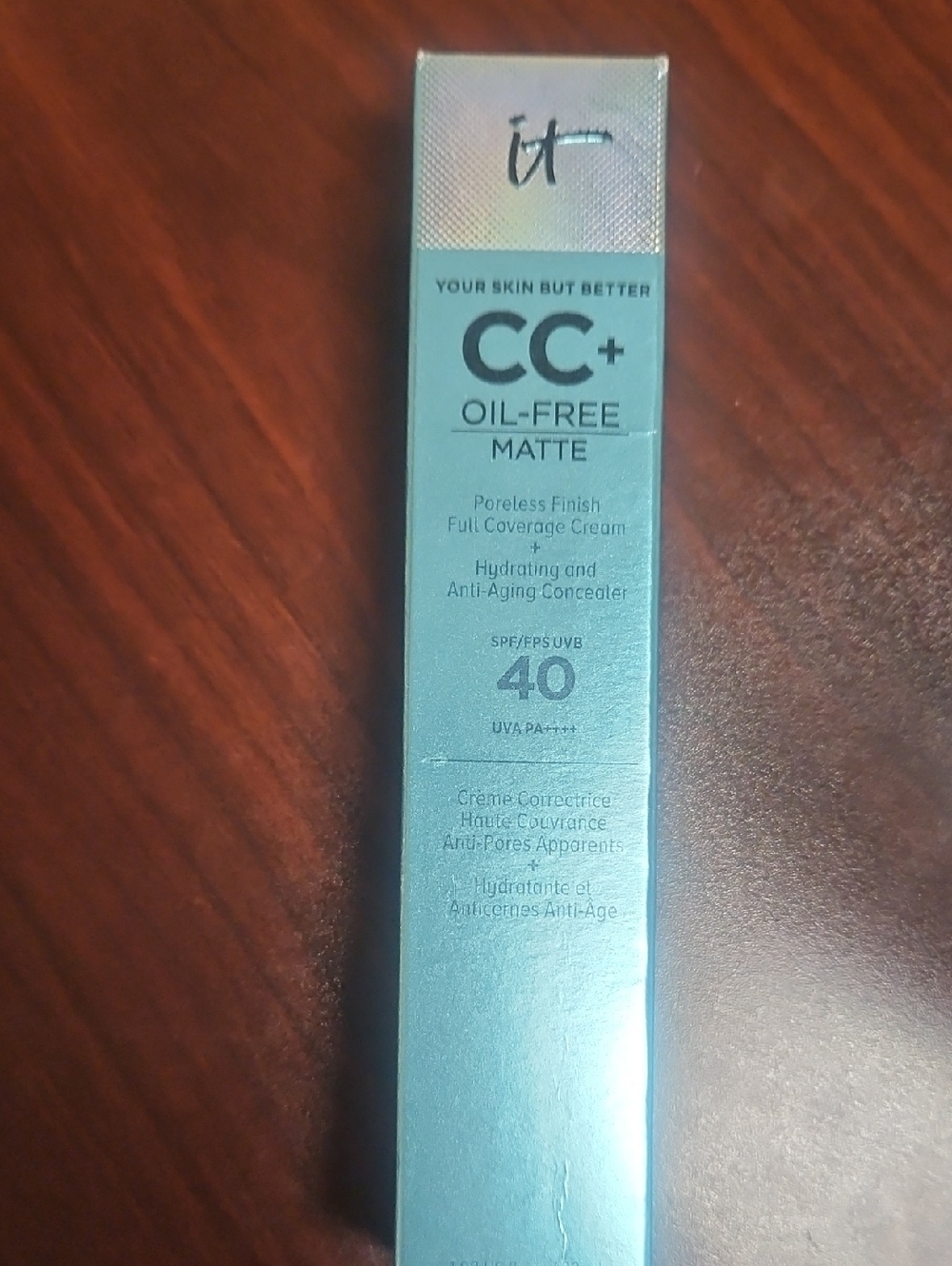 it cosmetics CC+ Oil-Free Matte Cream in Shade Deep